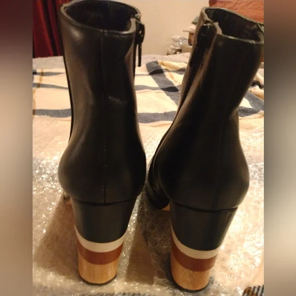 JustFab Black Booties with wooden heel size 7 - Picture 4 of 7
